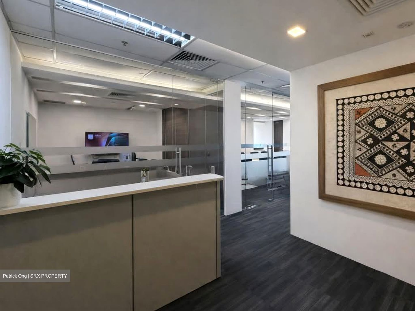 Lippo Centre (D2), Office #568709711